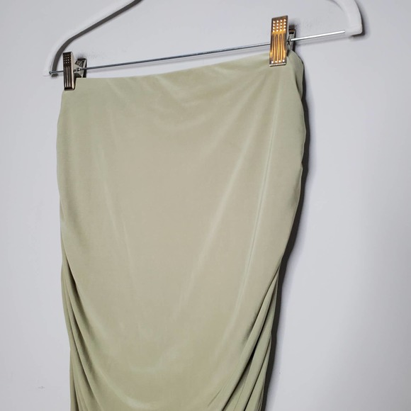 PRETTYLITTLETHING • Sage Green Slinky Second Skin Ruched Mini Skirt NEW Sz 8 - Picture 4 of 7